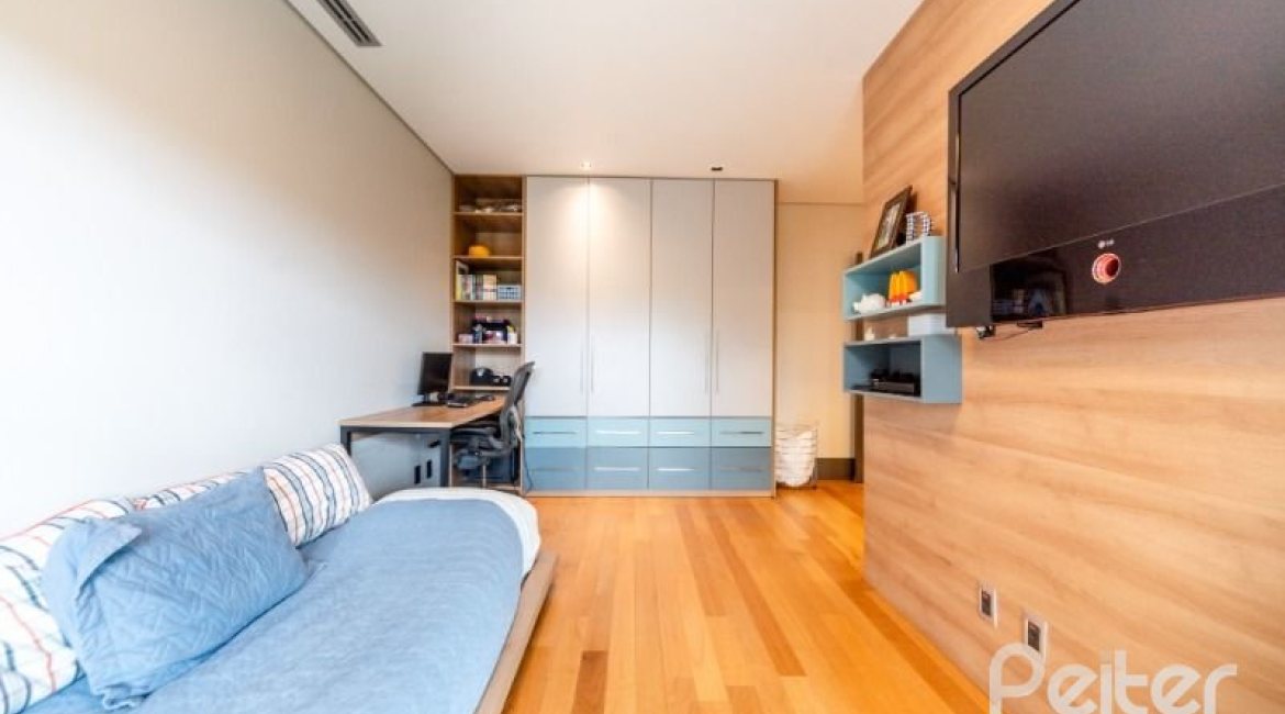 Casa em Condomínio à venda com 560m², 5 dormitórios, 5 suítes, 4 vagas, no bairro Terra Ville em PORTO ALEGRE