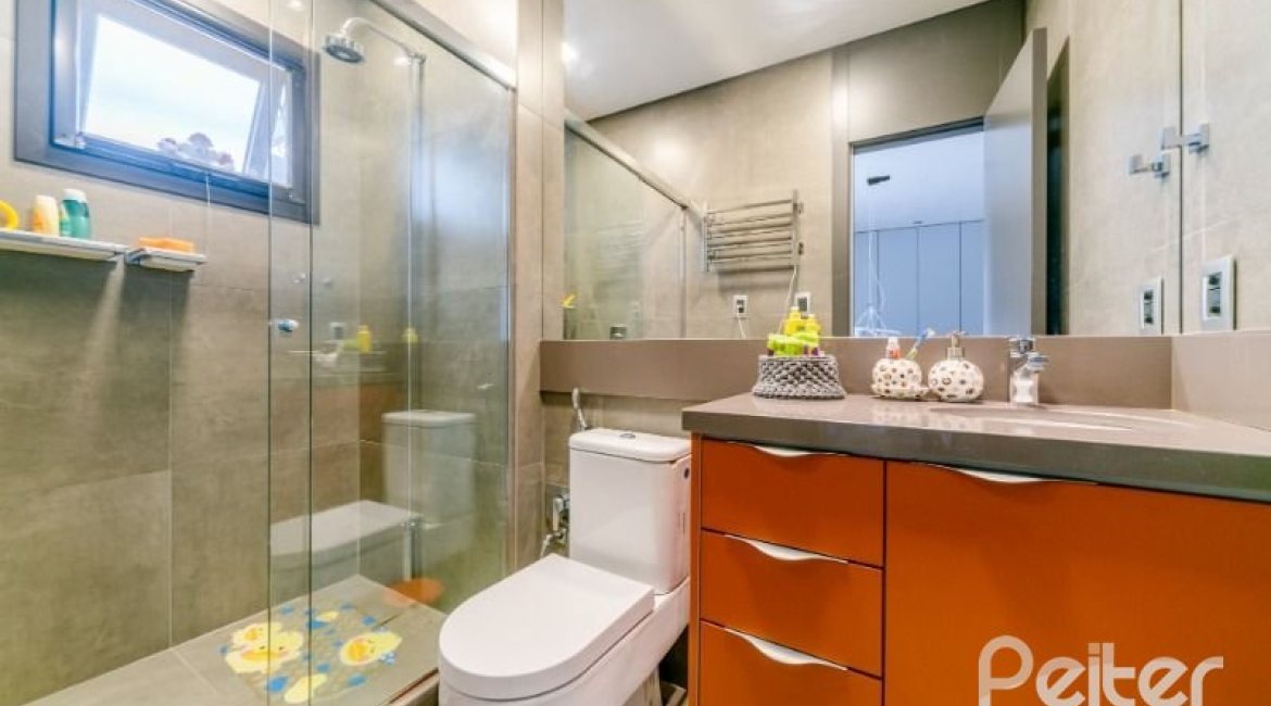 Casa em Condomínio à venda com 560m², 5 dormitórios, 5 suítes, 4 vagas, no bairro Terra Ville em PORTO ALEGRE