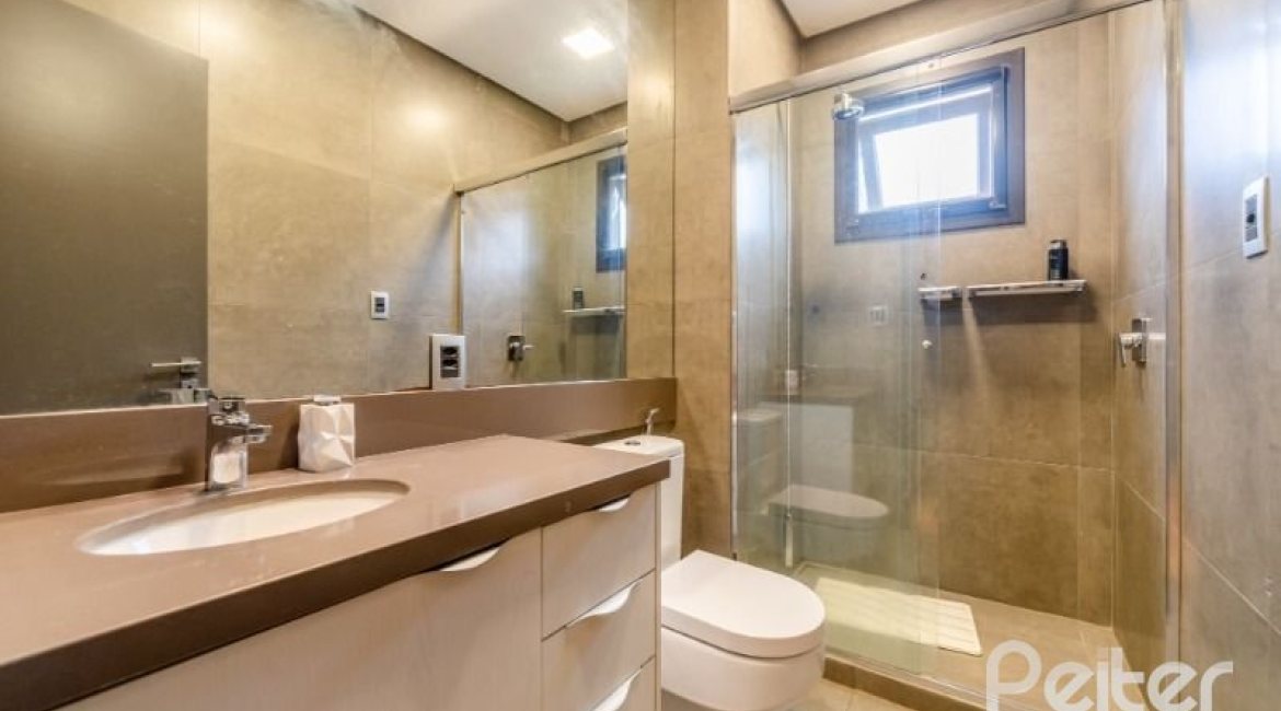 Casa em Condomínio à venda com 560m², 5 dormitórios, 5 suítes, 4 vagas, no bairro Terra Ville em PORTO ALEGRE