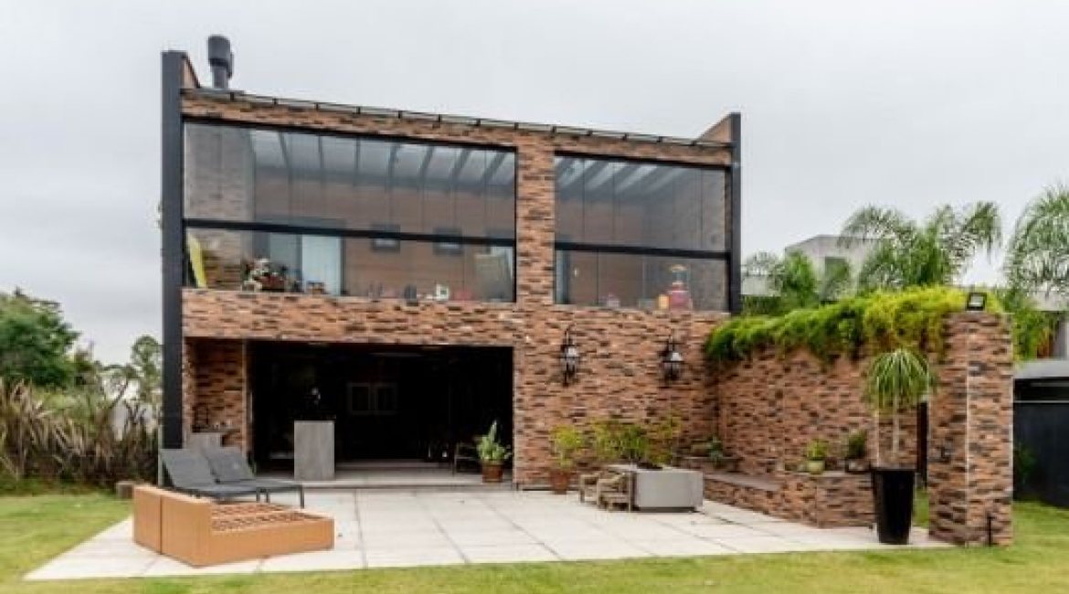 Casa em Condomínio à venda com 560m², 5 dormitórios, 5 suítes, 4 vagas, no bairro Terra Ville em PORTO ALEGRE