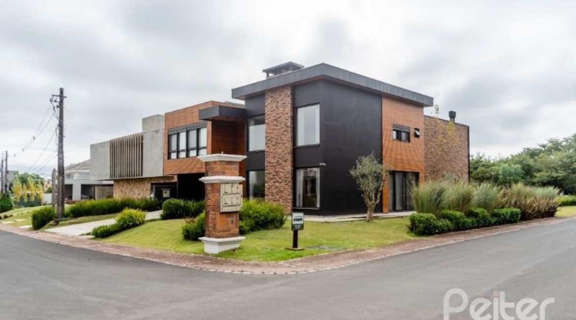 Casa em Condomínio à venda com 560m², 5 dormitórios, 5 suítes, 4 vagas, no bairro Terra Ville em PORTO ALEGRE