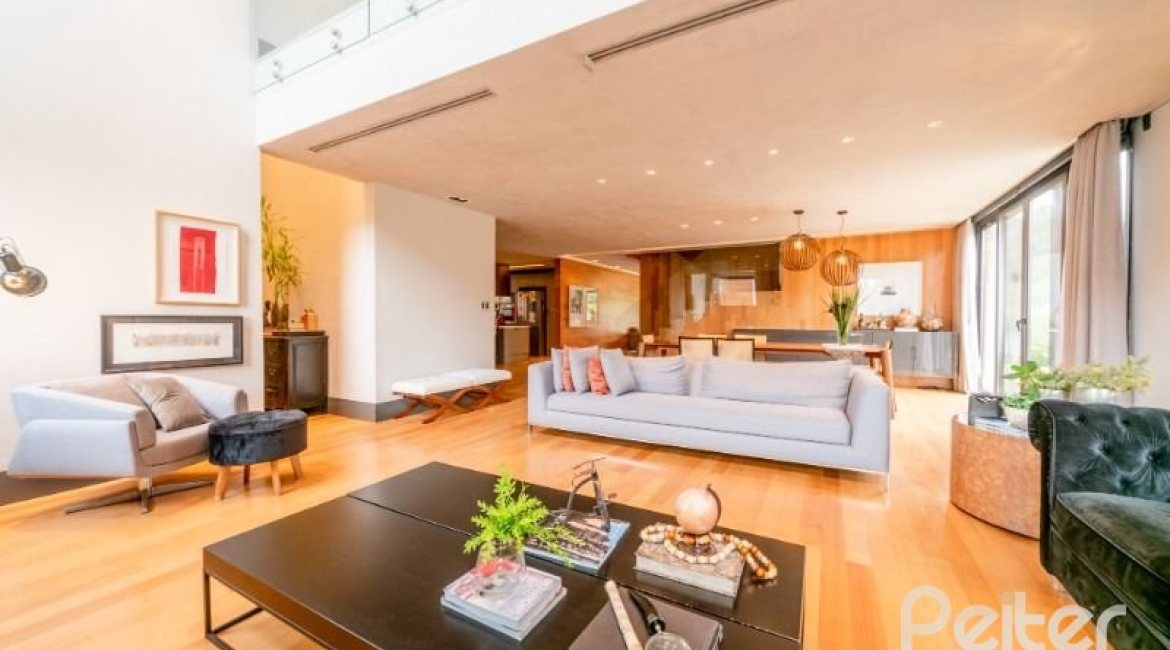 Casa em Condomínio à venda com 560m², 5 dormitórios, 5 suítes, 4 vagas, no bairro Terra Ville em PORTO ALEGRE