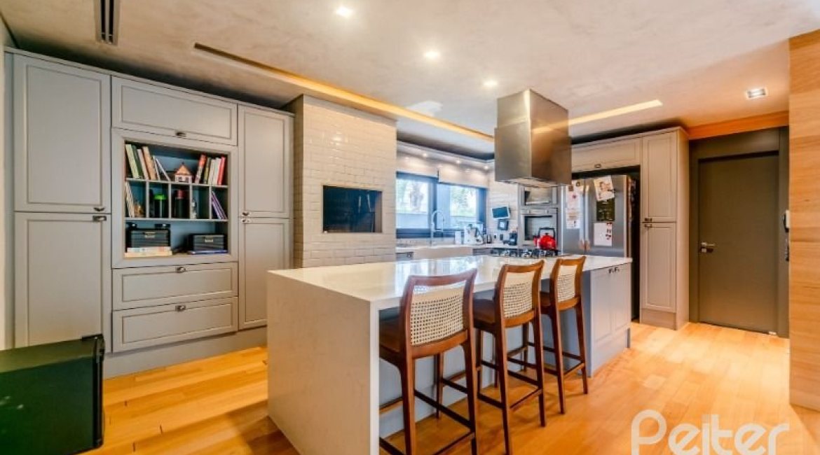 Casa em Condomínio à venda com 560m², 5 dormitórios, 5 suítes, 4 vagas, no bairro Terra Ville em PORTO ALEGRE