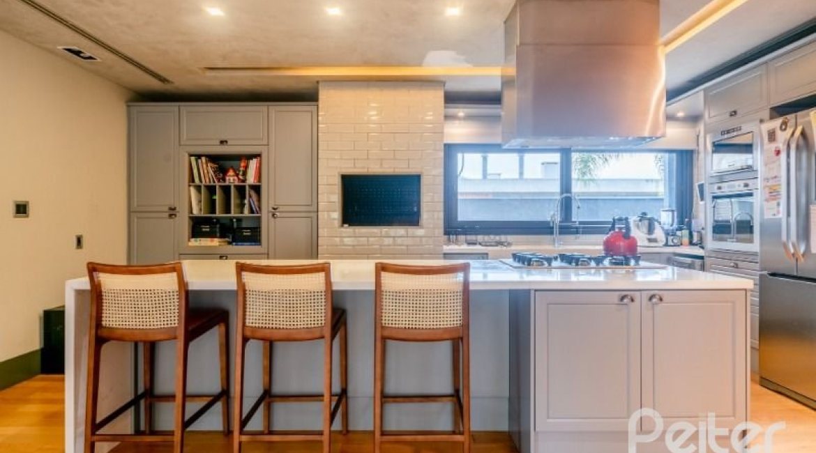 Casa em Condomínio à venda com 560m², 5 dormitórios, 5 suítes, 4 vagas, no bairro Terra Ville em PORTO ALEGRE