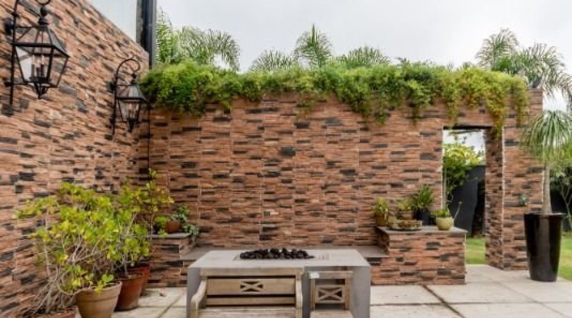 Casa em Condomínio à venda com 560m², 5 dormitórios, 5 suítes, 4 vagas, no bairro Terra Ville em PORTO ALEGRE