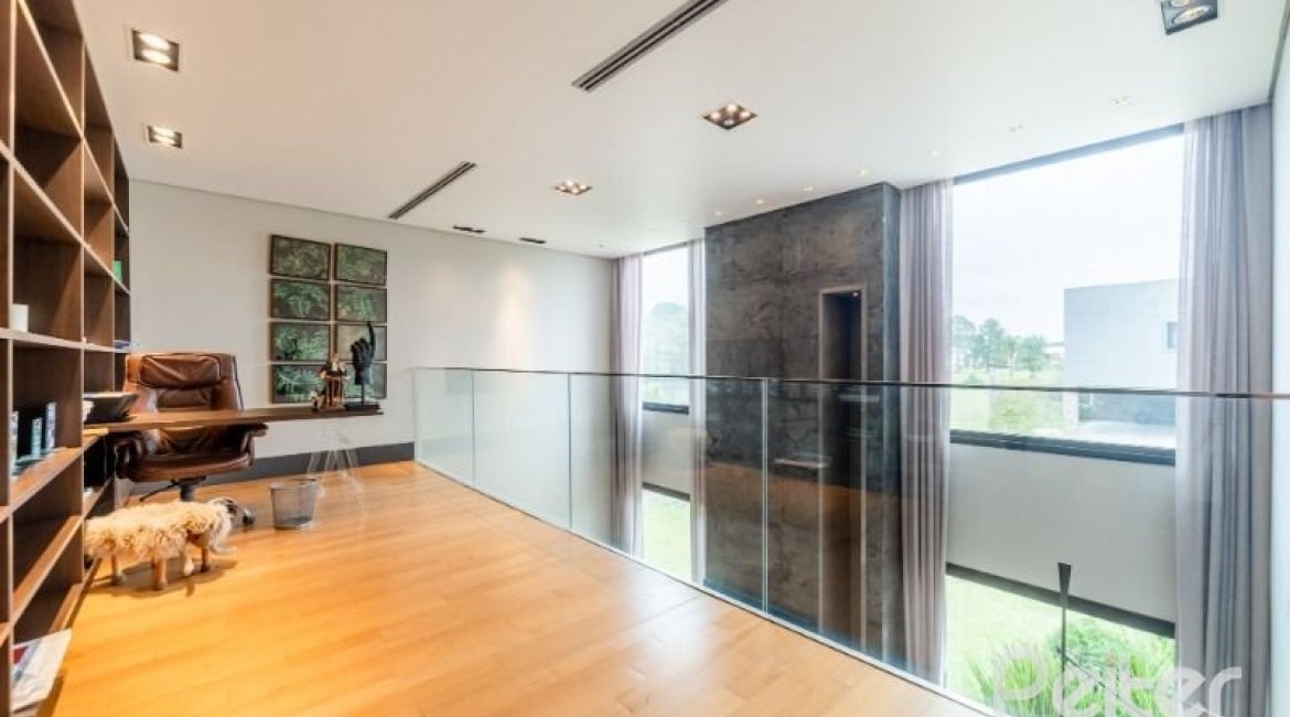 Casa em Condomínio à venda com 560m², 5 dormitórios, 5 suítes, 4 vagas, no bairro Terra Ville em PORTO ALEGRE