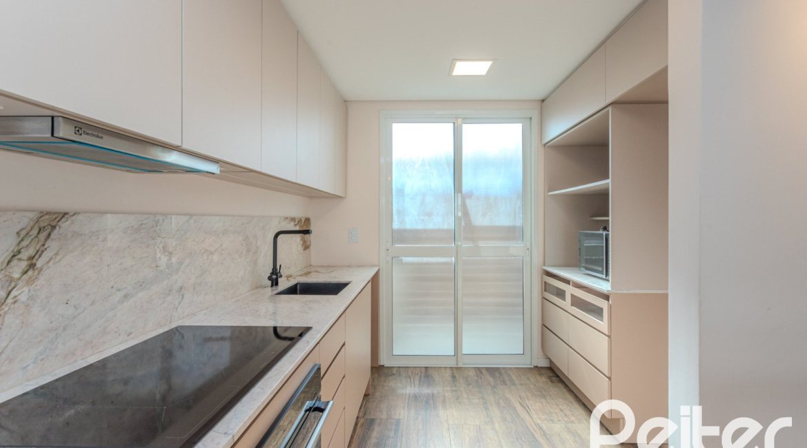 Casa em Condomínio à venda com 169m², 3 dormitórios, 1 suíte, 2 vagas, no bairro Tristeza em PORTO ALEGRE