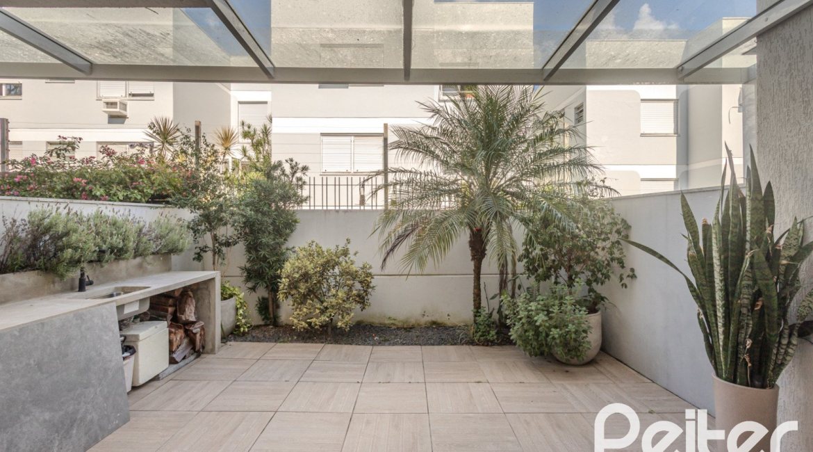 Casa em Condomínio à venda com 169m², 3 dormitórios, 1 suíte, 2 vagas, no bairro Tristeza em PORTO ALEGRE