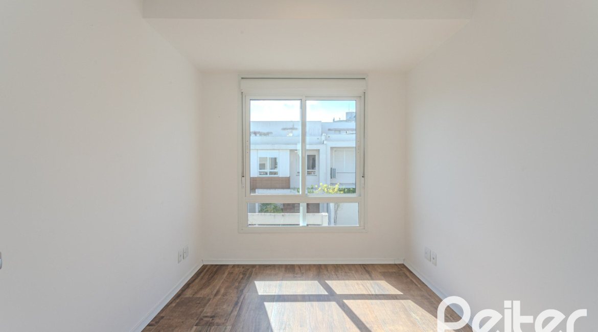 Casa em Condomínio à venda com 169m², 3 dormitórios, 1 suíte, 2 vagas, no bairro Tristeza em PORTO ALEGRE