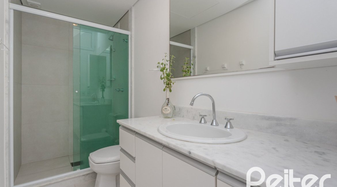Casa em Condomínio à venda com 169m², 3 dormitórios, 1 suíte, 2 vagas, no bairro Tristeza em PORTO ALEGRE