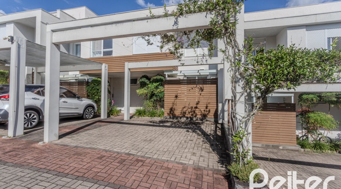 Casa em Condomínio à venda com 169m², 3 dormitórios, 1 suíte, 2 vagas, no bairro Tristeza em PORTO ALEGRE