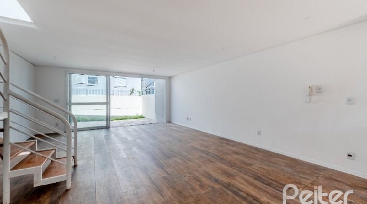 Casa em Condomínio à venda com 169m², 3 dormitórios, 1 suíte, 2 vagas, no bairro Tristeza em PORTO ALEGRE