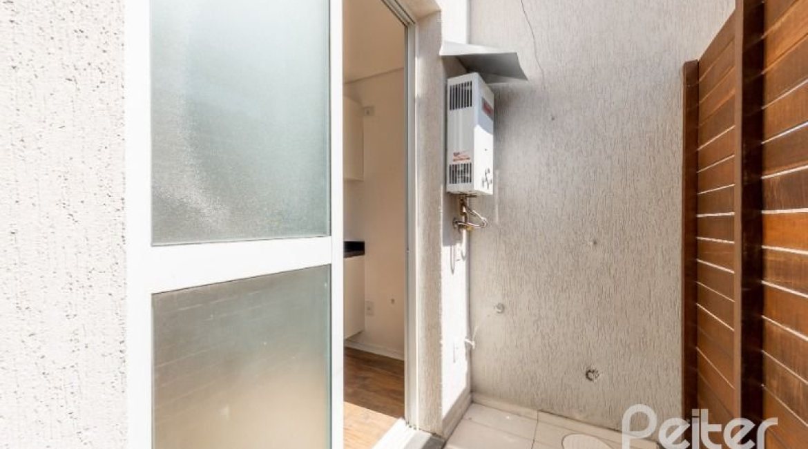 Casa em Condomínio à venda com 169m², 3 dormitórios, 1 suíte, 2 vagas, no bairro Tristeza em PORTO ALEGRE