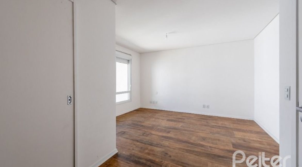 Casa em Condomínio à venda com 169m², 3 dormitórios, 1 suíte, 2 vagas, no bairro Tristeza em PORTO ALEGRE