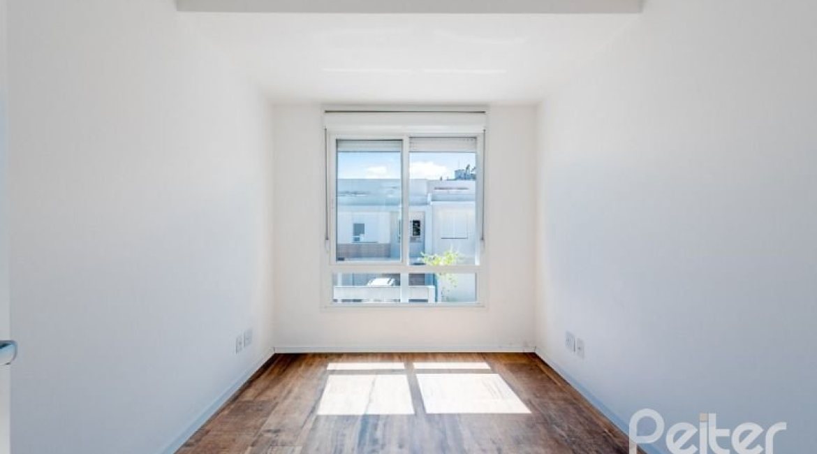 Casa em Condomínio à venda com 169m², 3 dormitórios, 1 suíte, 2 vagas, no bairro Tristeza em PORTO ALEGRE