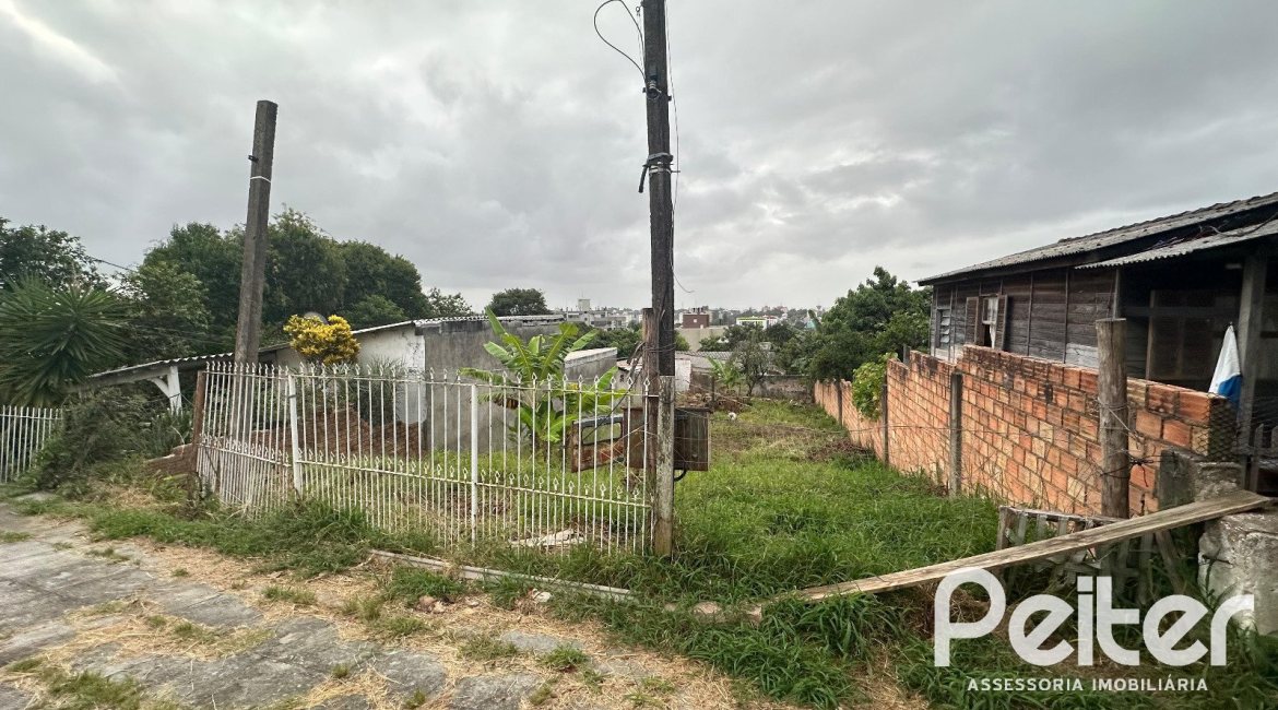 Terreno à venda com 316m², no bairro Camaquã em Porto Alegre