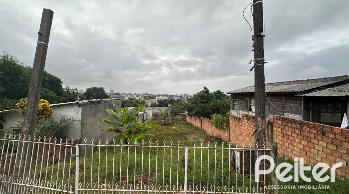 Terreno à venda com 316m², no bairro Camaquã em Porto Alegre