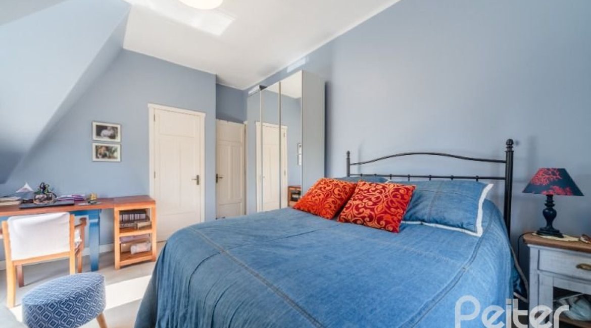  à venda, no bairro  em 