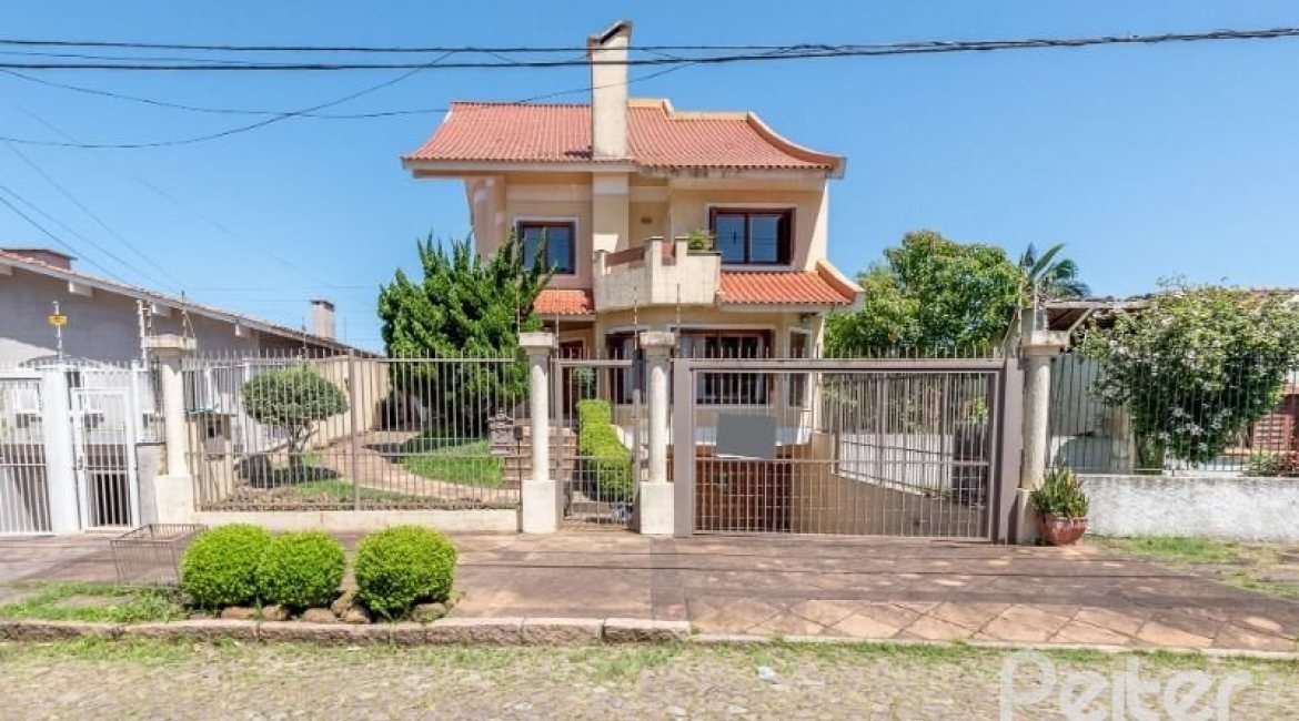 Casa à venda com 436m², 4 dormitórios, 4 suítes, 5 vagas, no bairro Vila Assunção em Porto Alegre