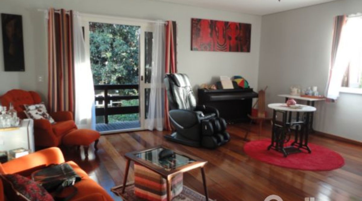 Casa à venda com 500m², 4 dormitórios, 3 suítes, 4 vagas, no bairro Tristeza em Porto Alegre