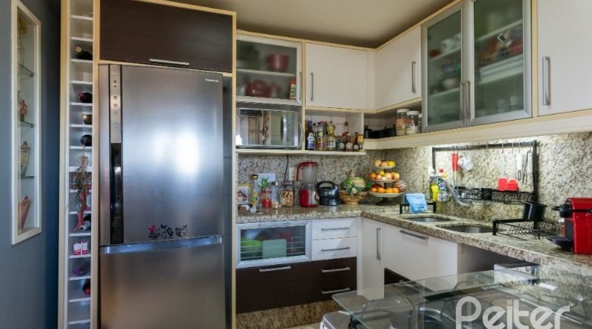 Cobertura à venda com 191m², 3 dormitórios, 1 suíte, 2 vagas, no bairro Tristeza em PORTO ALEGRE