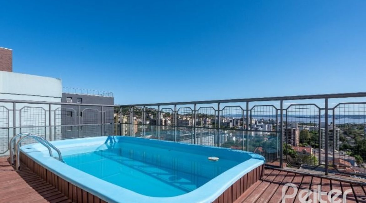 Cobertura à venda com 191m², 3 dormitórios, 1 suíte, 2 vagas, no bairro Tristeza em PORTO ALEGRE