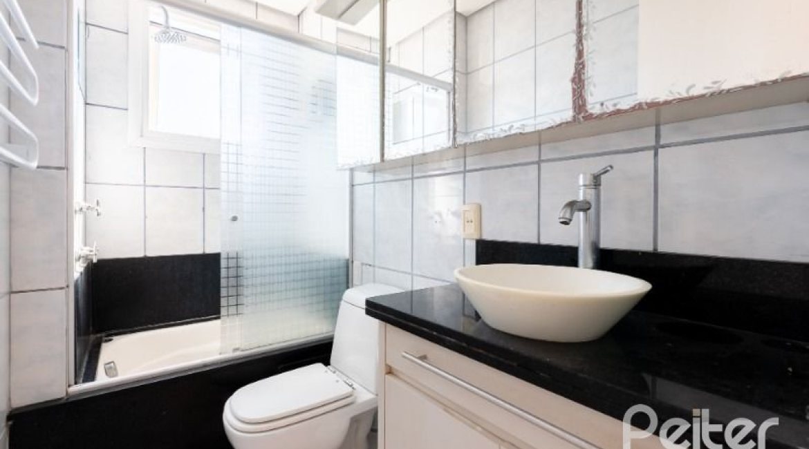 Cobertura à venda com 191m², 3 dormitórios, 1 suíte, 2 vagas, no bairro Tristeza em PORTO ALEGRE