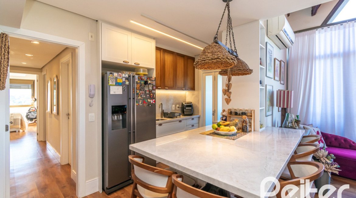 Cobertura à venda com 174m², 3 dormitórios, 1 suíte, 3 vagas, no bairro Tristeza em Porto Alegre