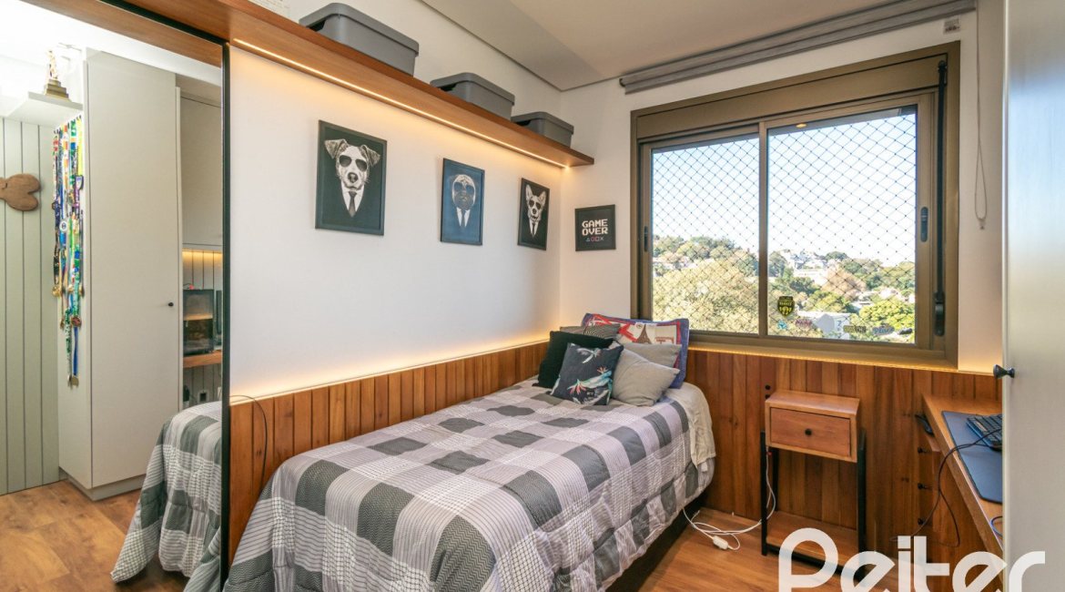 Cobertura à venda com 174m², 3 dormitórios, 1 suíte, 3 vagas, no bairro Tristeza em Porto Alegre