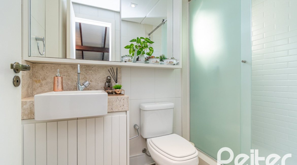 Cobertura à venda com 174m², 3 dormitórios, 1 suíte, 3 vagas, no bairro Tristeza em Porto Alegre