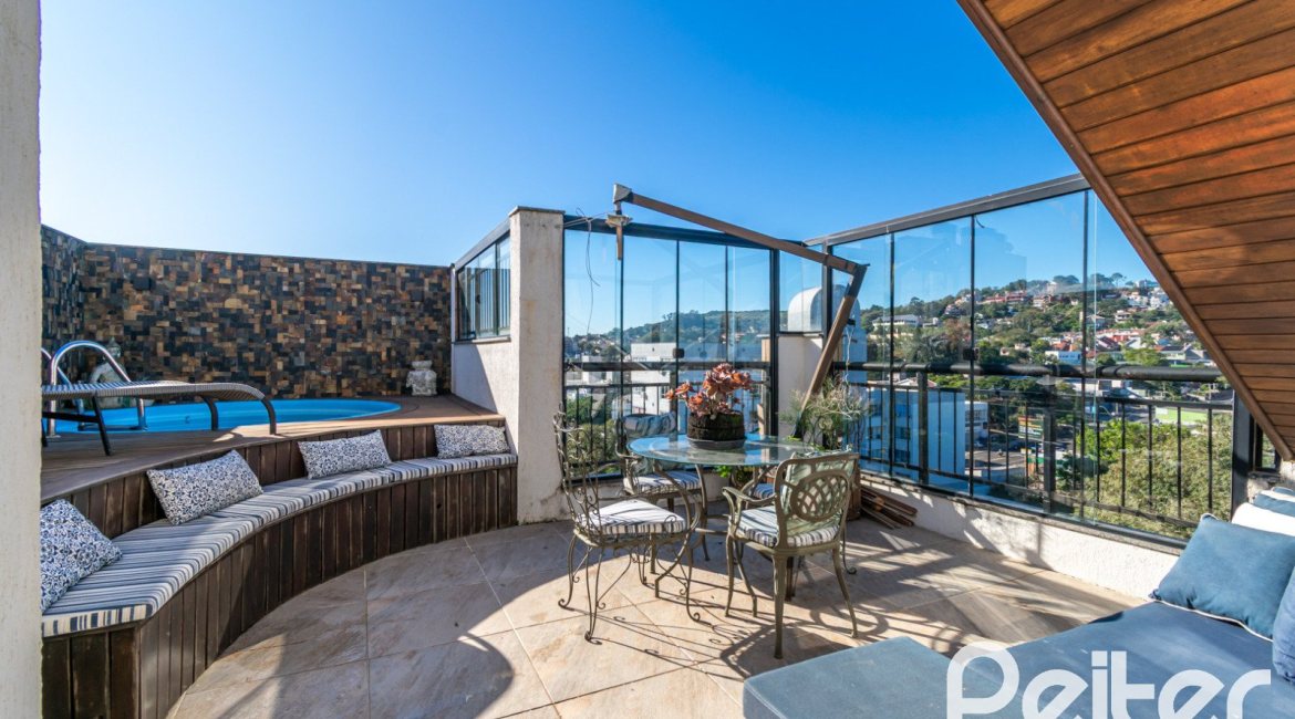 Cobertura à venda com 174m², 3 dormitórios, 1 suíte, 3 vagas, no bairro Tristeza em Porto Alegre