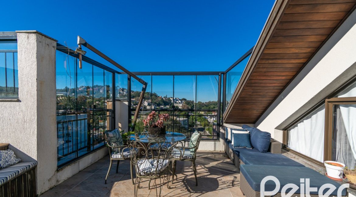 Cobertura à venda com 174m², 3 dormitórios, 1 suíte, 3 vagas, no bairro Tristeza em Porto Alegre