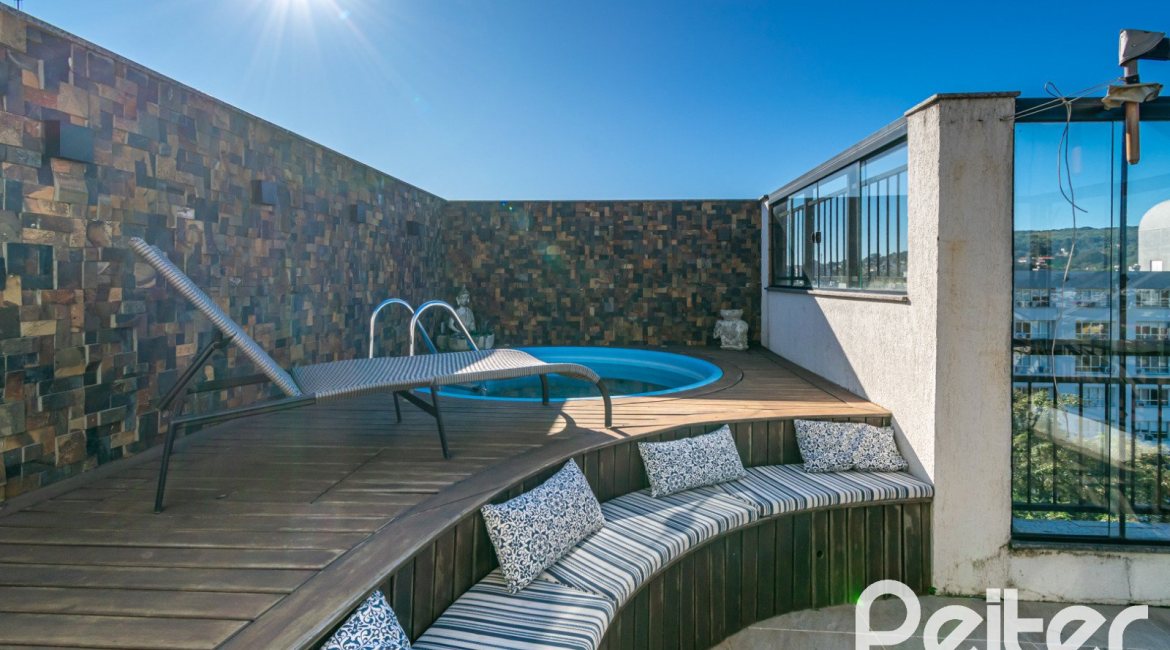 Cobertura à venda com 174m², 3 dormitórios, 1 suíte, 3 vagas, no bairro Tristeza em Porto Alegre