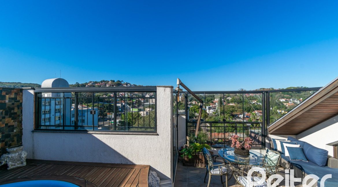 Cobertura à venda com 174m², 3 dormitórios, 1 suíte, 3 vagas, no bairro Tristeza em Porto Alegre