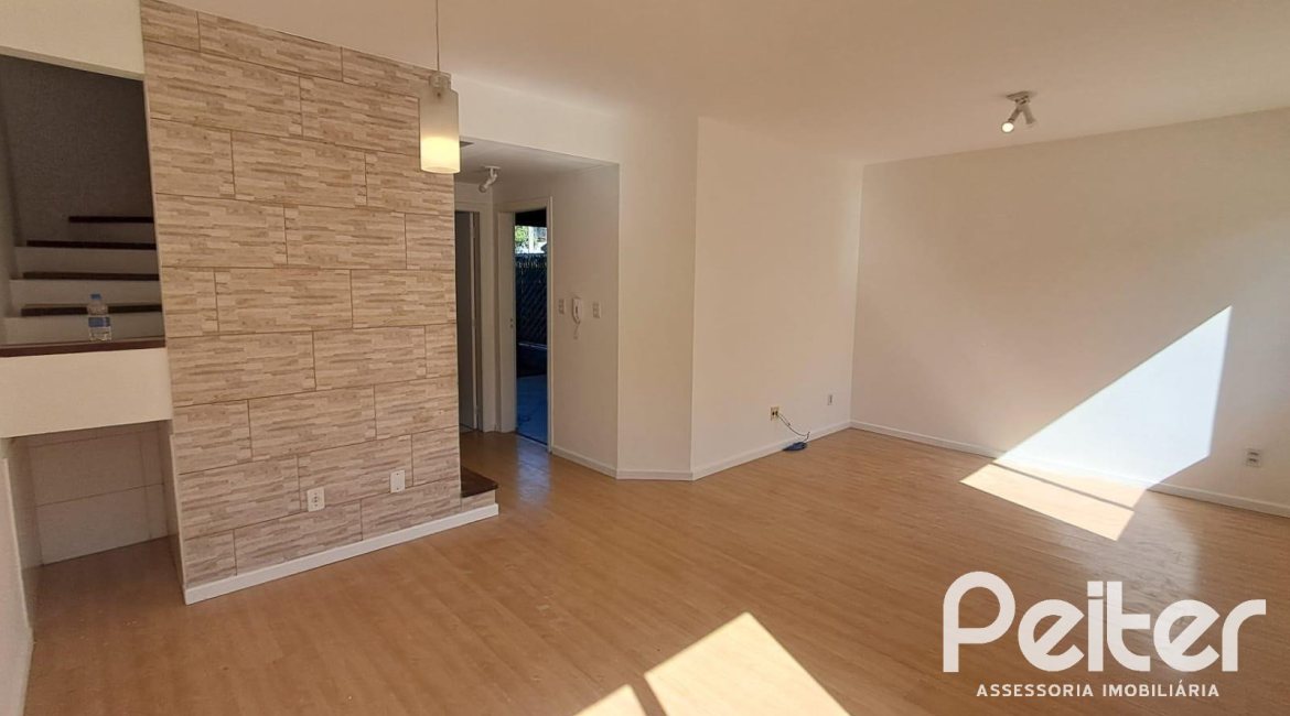 Casa em Condomínio à venda com 116m², 3 dormitórios, 1 suíte, 2 vagas, no bairro Cristal em Porto Alegre