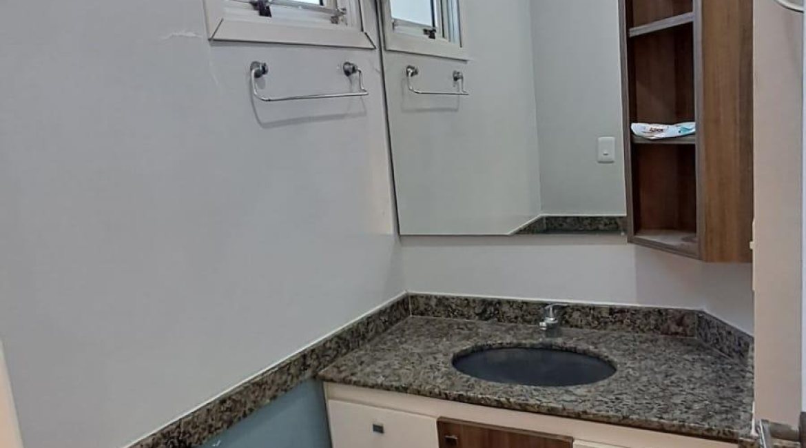 Casa em Condomínio à venda com 116m², 3 dormitórios, 1 suíte, 2 vagas, no bairro Cristal em Porto Alegre