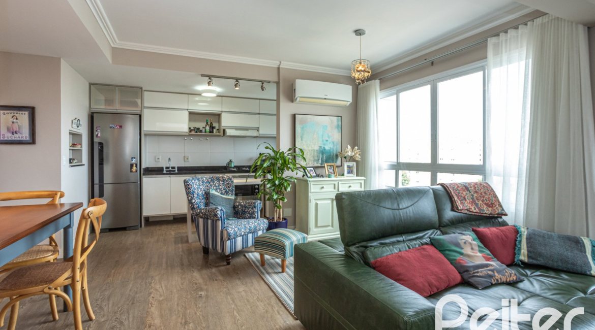 Apartamento à venda com 60m², 1 dormitório, 1 suíte, 1 vaga, no bairro Tristeza em PORTO ALEGRE