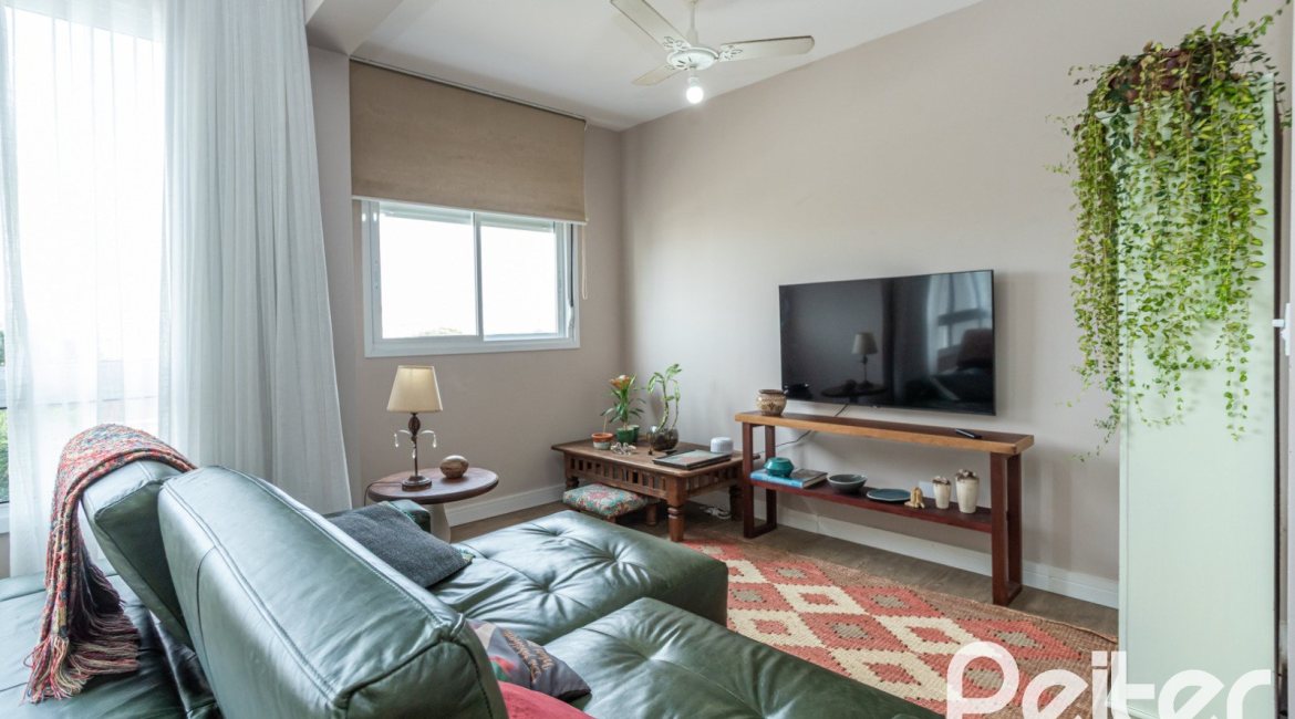 Apartamento à venda com 60m², 1 dormitório, 1 suíte, 1 vaga, no bairro Tristeza em PORTO ALEGRE