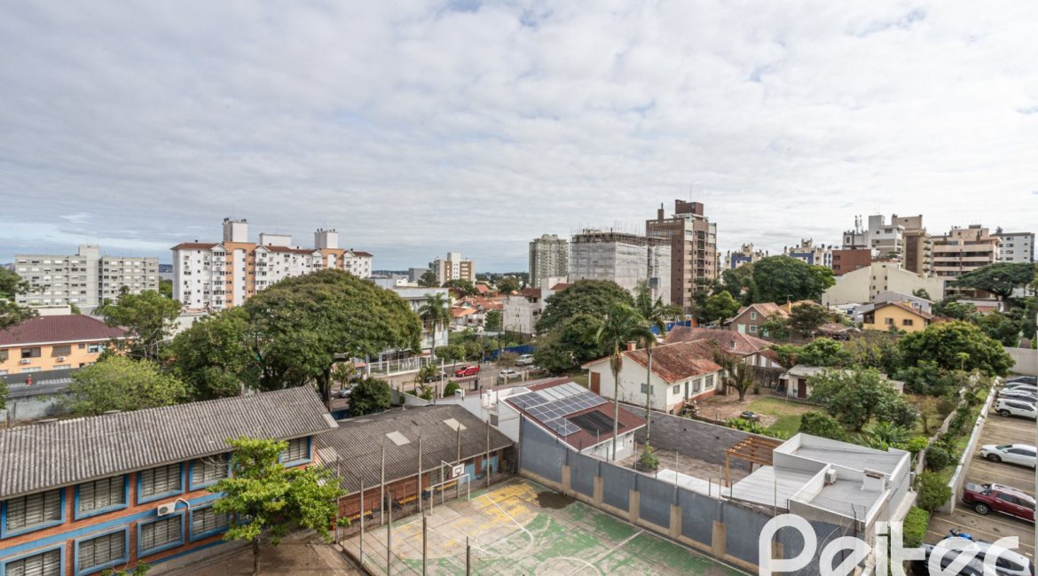 Apartamento à venda com 60m², 1 dormitório, 1 suíte, 1 vaga, no bairro Tristeza em PORTO ALEGRE