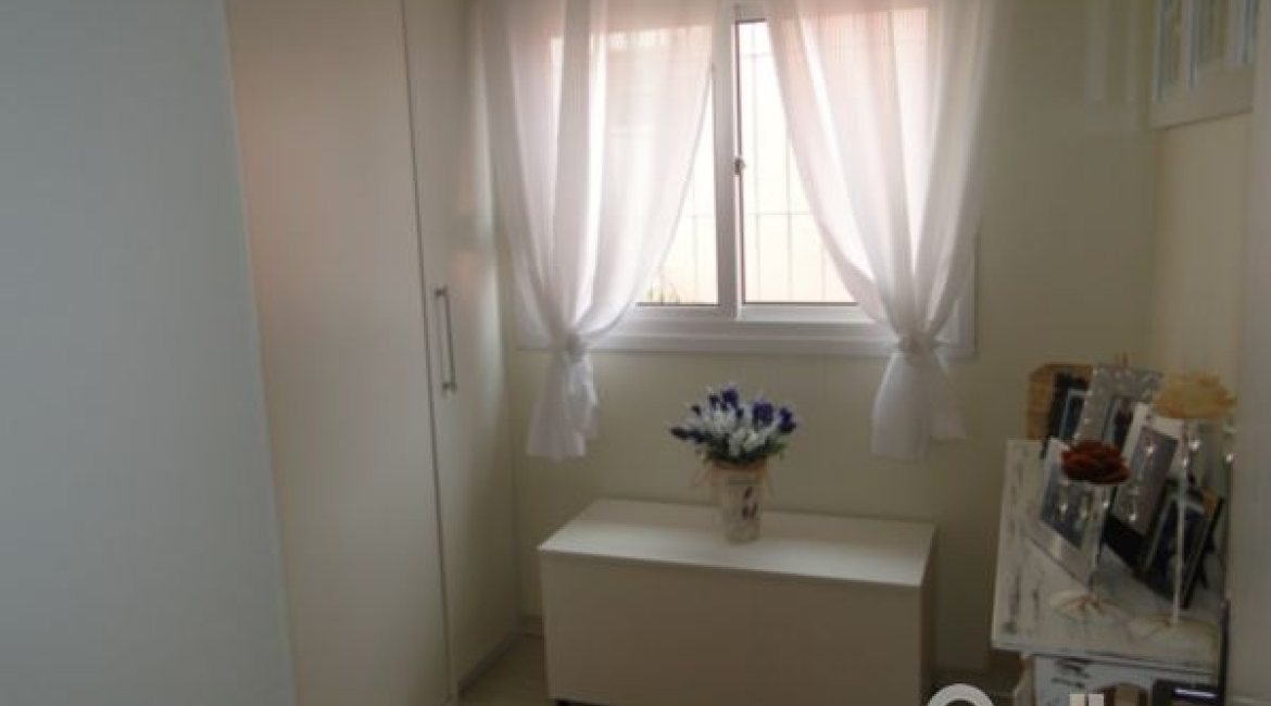 Casa em Condomínio à venda com 131m², 4 dormitórios, 2 suítes, 2 vagas, no bairro Tristeza em Porto Alegre