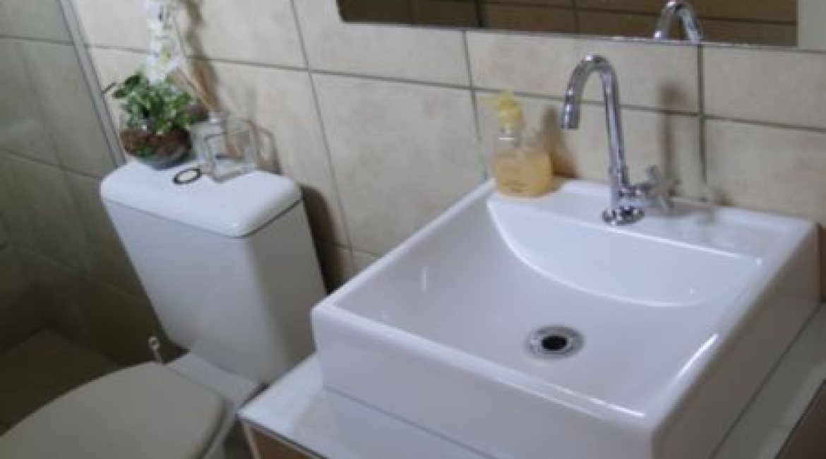Casa em Condomínio à venda com 131m², 4 dormitórios, 2 suítes, 2 vagas, no bairro Tristeza em Porto Alegre
