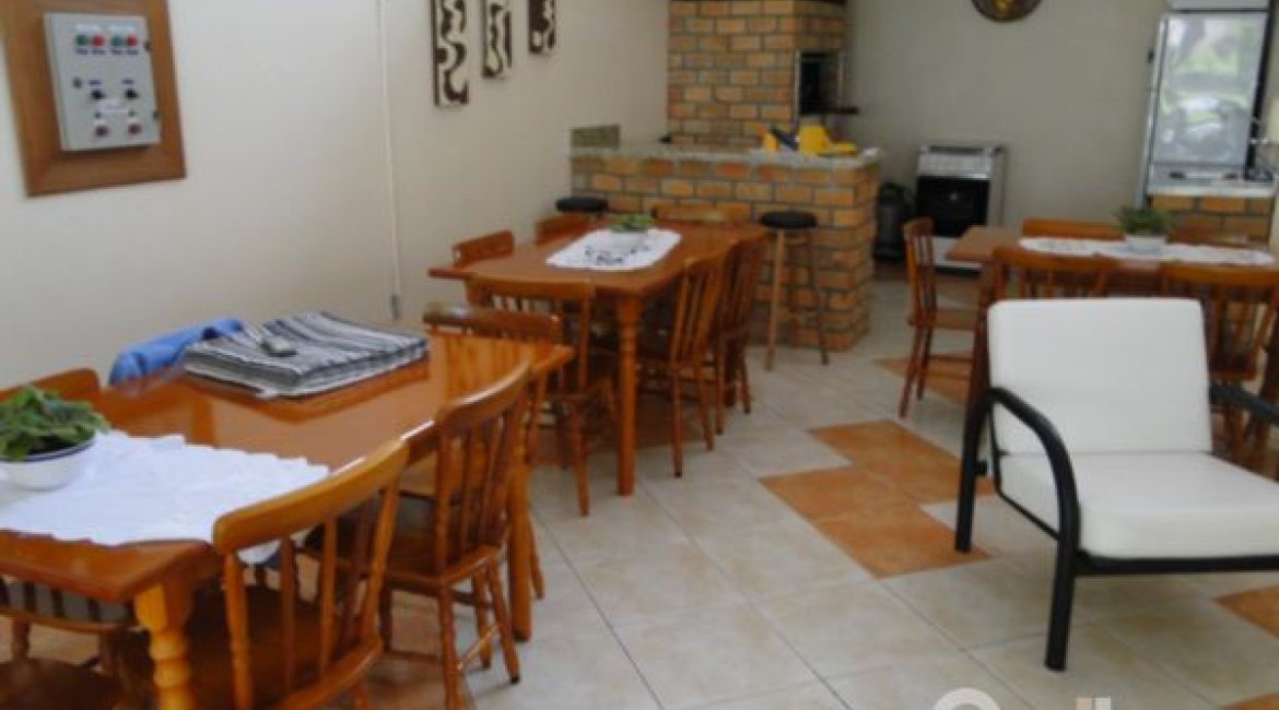 Casa em Condomínio à venda com 131m², 4 dormitórios, 2 suítes, 2 vagas, no bairro Tristeza em Porto Alegre