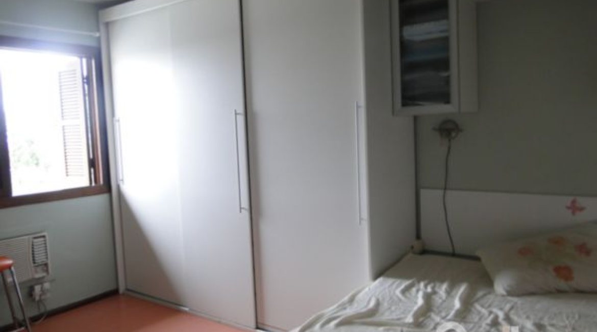 Casa em Condomínio à venda com 236m², 4 dormitórios, 1 suíte, 3 vagas, no bairro Espírito Santo em Porto Alegre