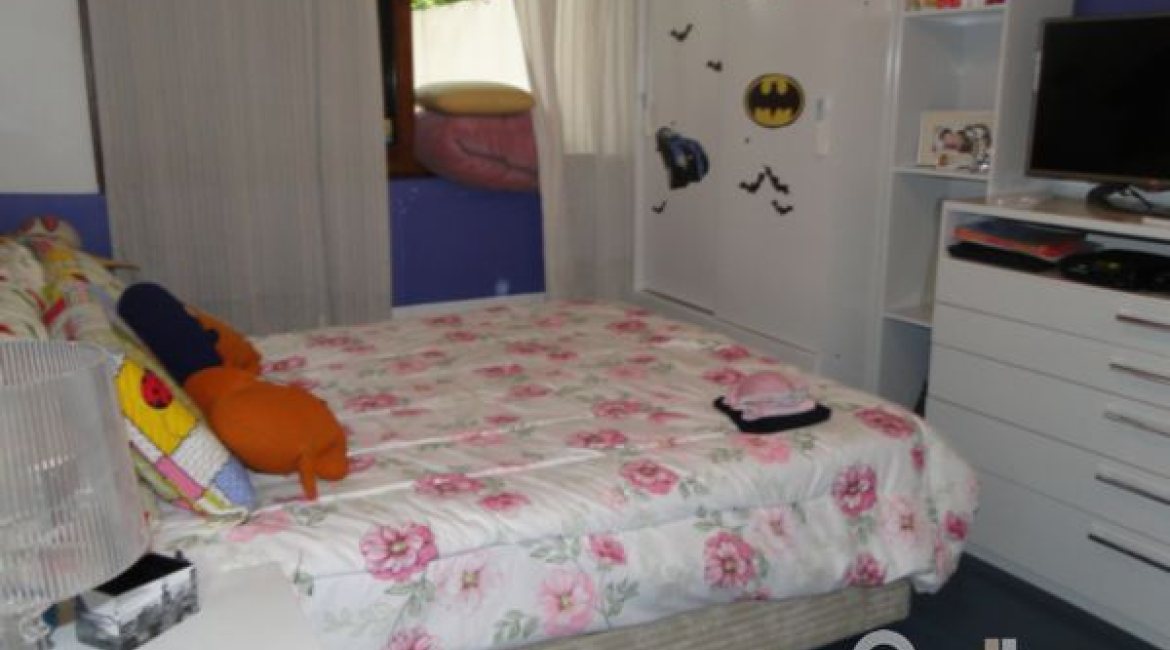 Casa em Condomínio à venda com 236m², 4 dormitórios, 1 suíte, 3 vagas, no bairro Espírito Santo em Porto Alegre