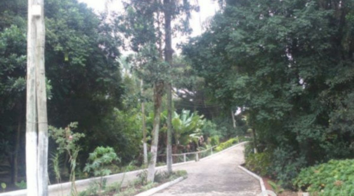 Casa em Condomínio à venda com 236m², 4 dormitórios, 1 suíte, 3 vagas, no bairro Espírito Santo em Porto Alegre