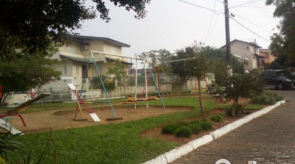 Casa em Condomínio à venda com 236m², 4 dormitórios, 1 suíte, 3 vagas, no bairro Espírito Santo em Porto Alegre