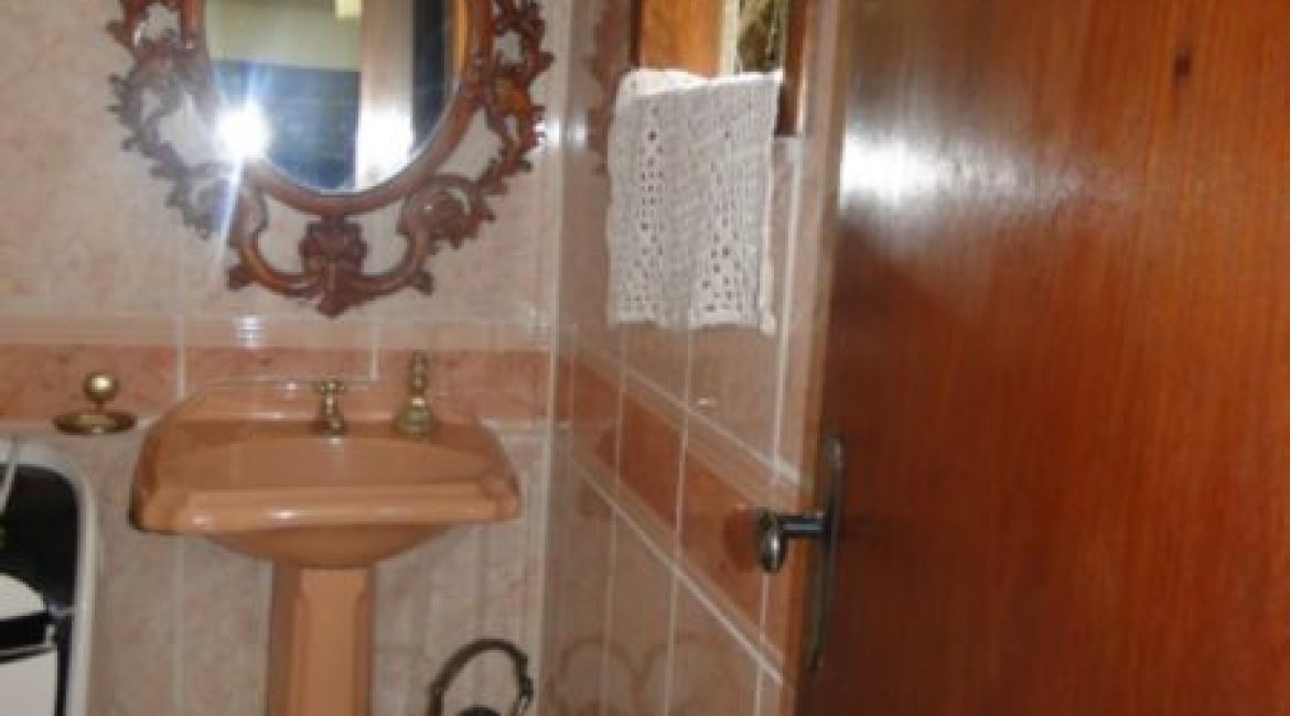 Casa em Condomínio à venda com 236m², 4 dormitórios, 1 suíte, 3 vagas, no bairro Espírito Santo em Porto Alegre