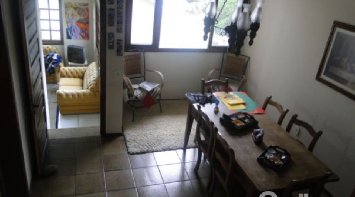 Casa em Condomínio à venda com 236m², 4 dormitórios, 1 suíte, 3 vagas, no bairro Espírito Santo em Porto Alegre