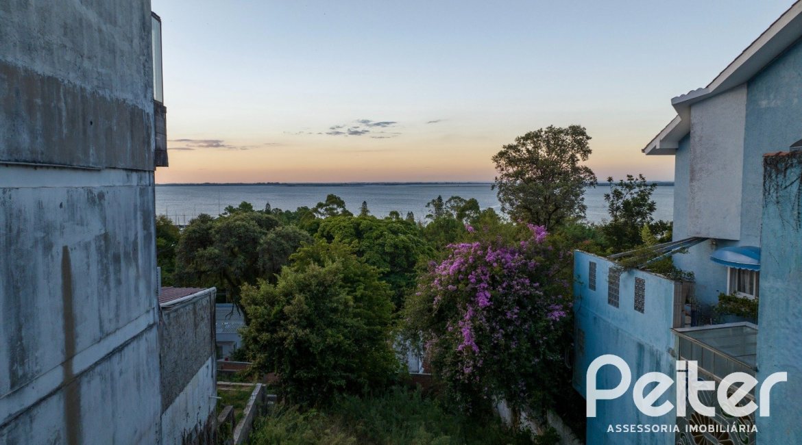 Terreno à venda com 450m², no bairro Vila Assunção em Porto Alegre