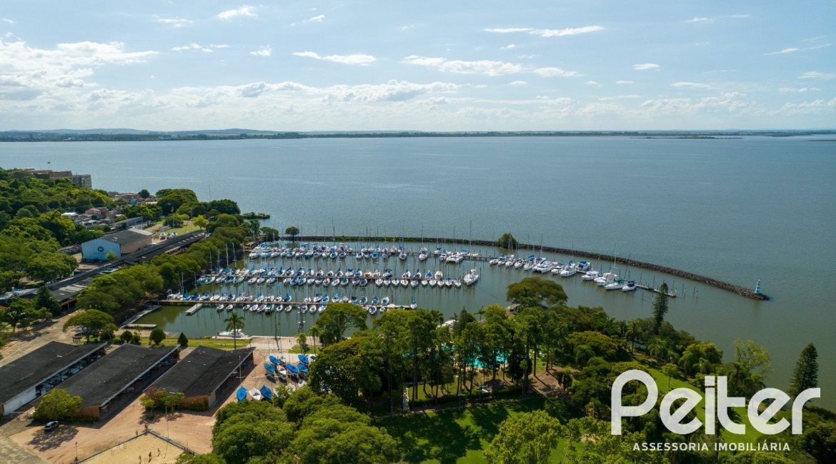 Terreno à venda com 450m², no bairro Vila Assunção em Porto Alegre